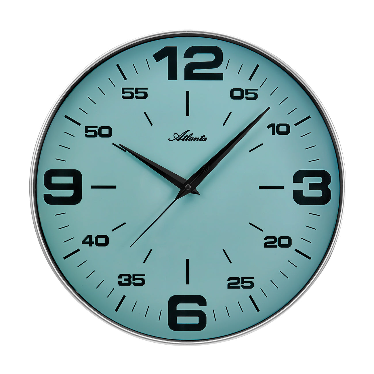 Horloge murale ronde avec bord argenté, cadran turquoise, chiffres arabes et verre.