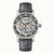 Silberfarbene Herrenuhr mit skelettiertem Zifferblatt und dunkelgrauem Lederarmband