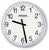Runde Peweta Wanduhr mit silbernem Rahmen, weißem Ziffernblatt, schwarzen Zeigern