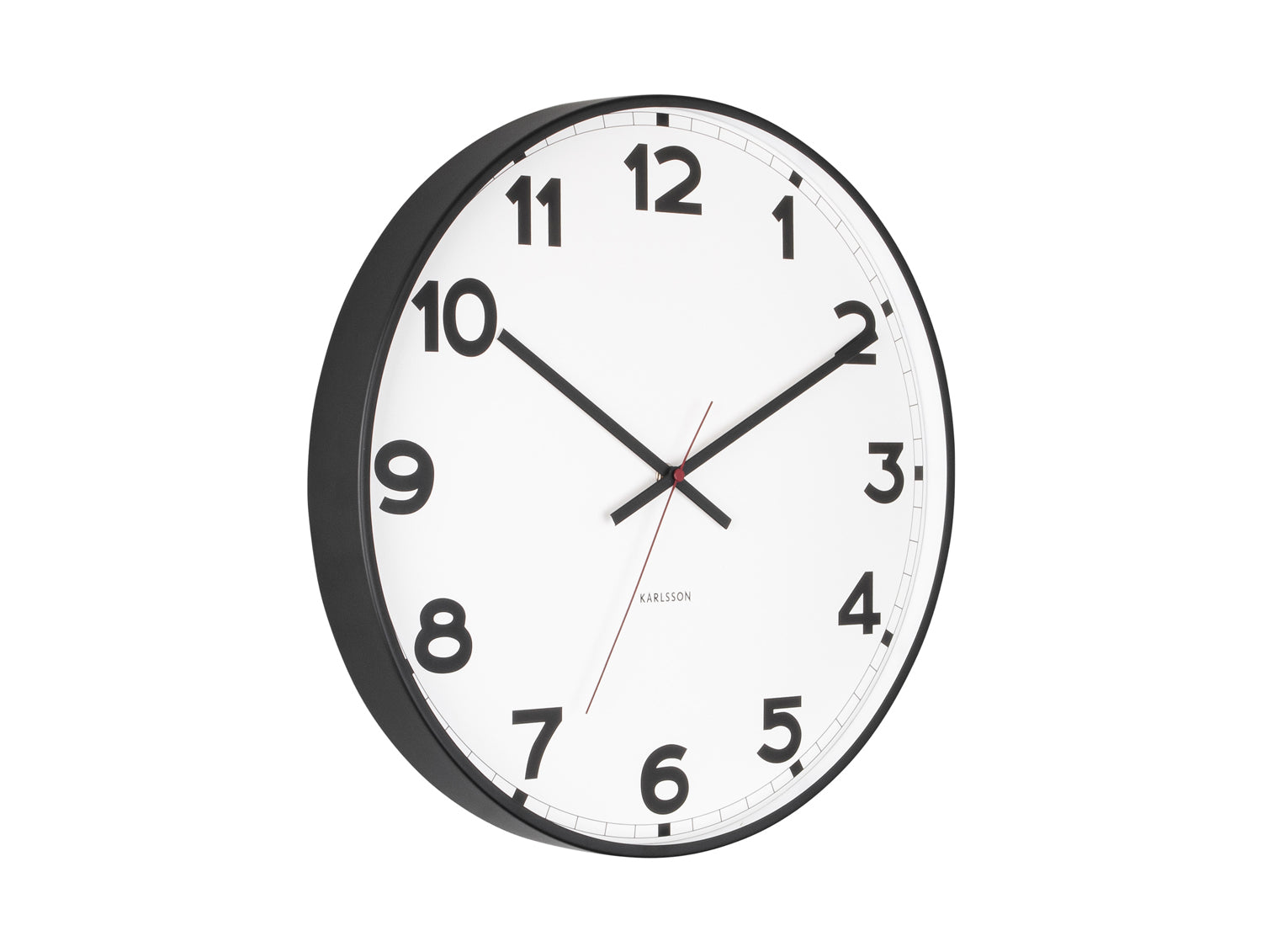 Horloge murale avec cadran blanc, cadre noir, chiffres arabes et pointe d'aiguille rouge