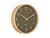 Horloge murale avec cadre en bois clair et cadran vert mousse, grands chiffres et aiguilles