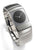 Montre pour femme avec bracelet en titane argenté et cadran noir avec aiguilles fines.