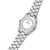 Rückseite einer Herrenarmbanduhr mit silbernem Edelstahlarmband und Gehäuseprägung
