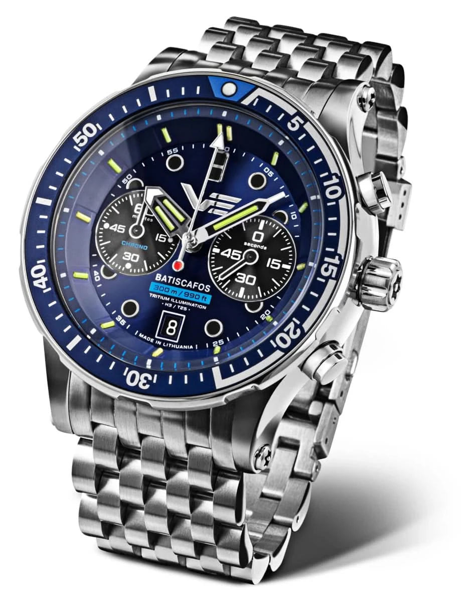 Montre homme avec lunette bleue, cadran noir et bracelet en acier inoxydable