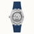 Rückseite der Herrenuhr mit blauem Silikonarmband, Aufdruck „Automatic“ und Modellcode