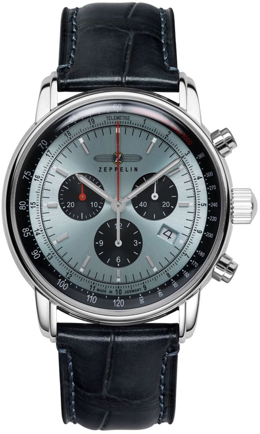 Herrenuhr mit blauem Lederarmband, silbernem Chronographengehäuse und hellem Zifferblatt