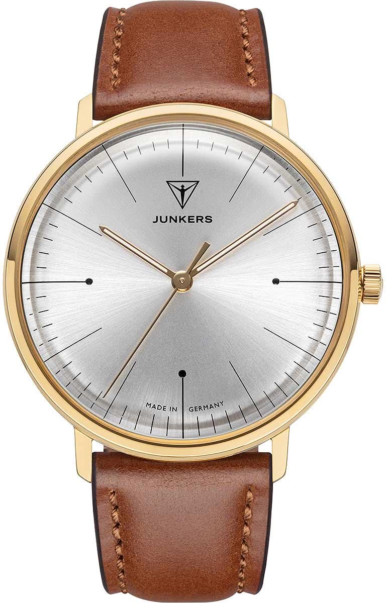 Damenuhr mit braunem Lederarmband, goldfarbener Lünette und silbernem Zifferblatt