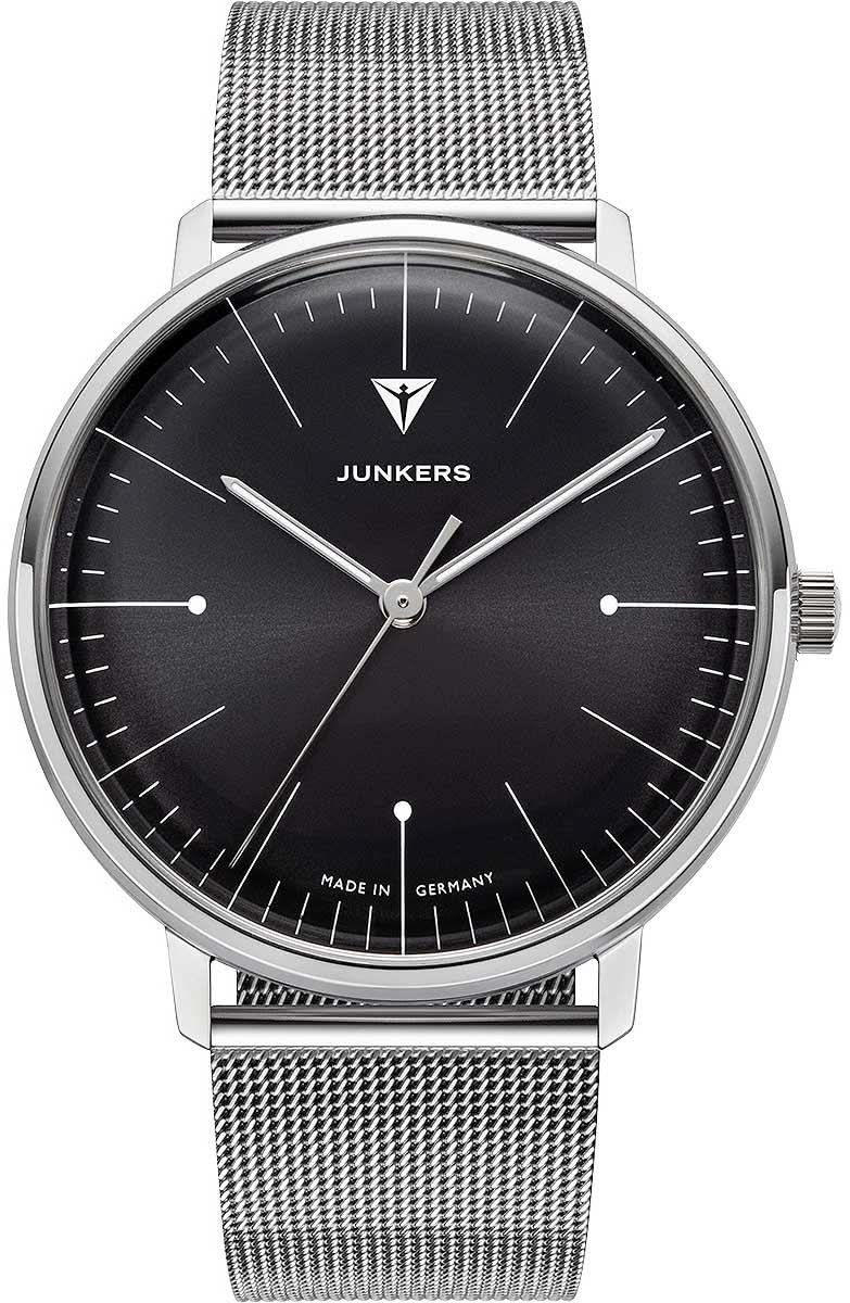 Junkers Herrenuhr mit schwarzem Zifferblatt und Edelstahl-Meshband, silberne Zeiger