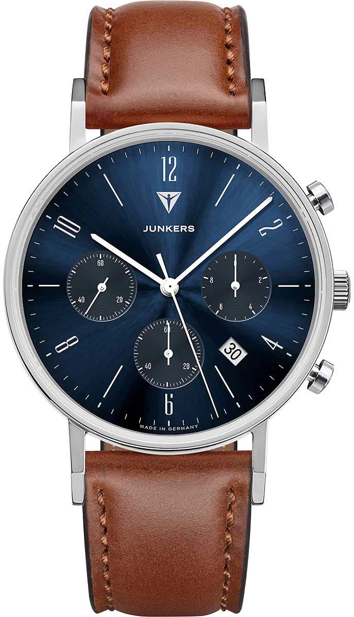 Herrenuhr mit rundem silbernem Gehäuse, blauem Zifferblatt und braunem Lederarmband