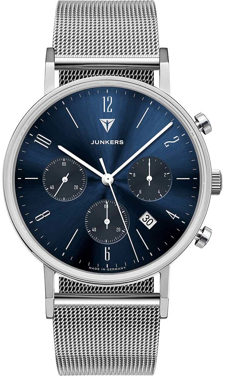Montre homme avec cadran bleu, bracelet en métal argenté et affichage de la date à 3 heures