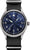 Herrenuhr von Junkers mit rundem blauem Zifferblatt, schwarzem Textilarmband und Edelstahlgehäuse.