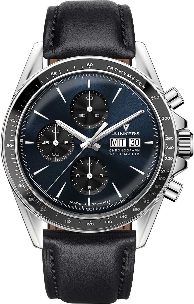 Junkers Herrenuhr mit schwarzem Lederarmband, blauem Zifferblatt und Chronographen-Details.