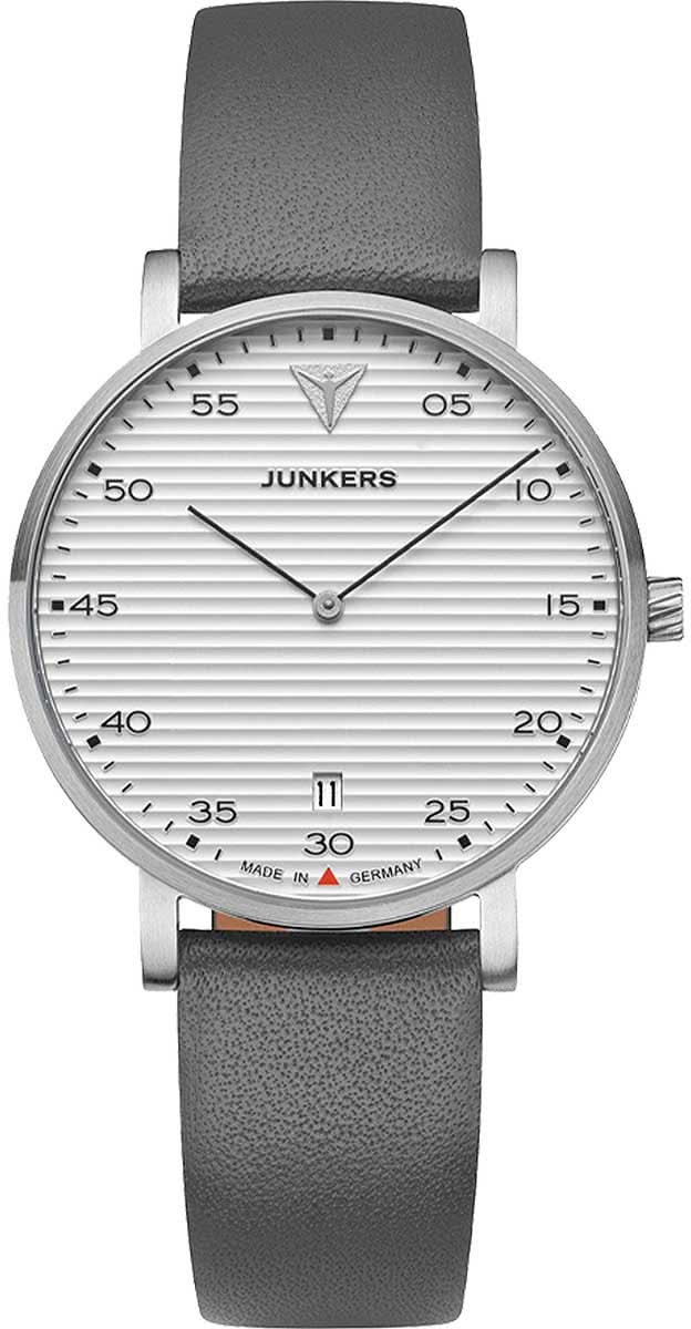 Damenuhr mit rundem silberfarbenem Gehäuse, weißem Zifferblatt und grauem Lederarmband