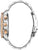 Vue de côté d'une montre pour homme avec bracelet en acier inoxydable argenté et poussoirs en or rose