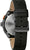 Vue arrière de la montre pour homme avec boîtier en acier inoxydable et bracelet en cuir noir avec boucle ardillon