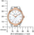 Montre pour femme avec cadran en nacre, lunette couleur or rose et bracelet en acier inoxydable