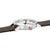 Klassische Herrenuhr seitlich: Metallgehäuse mit braunem Armband und Krone