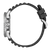 Montre pour homme avec boîtier rond en acier inoxydable et bracelet en plastique noir, vue de côté