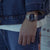 Montre pour homme au poignet avec cadran bleu et bracelet en métal argenté