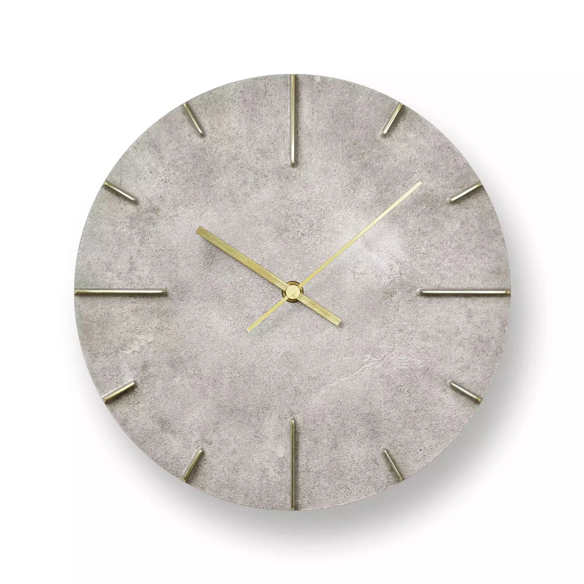 Horloge murale ronde avec cadran gris et aiguilles dorées