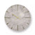 Horloge murale ronde avec cadran gris et aiguilles dorées