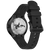 Dos de la montre de plongée avec fond argenté et dauphin en relief, bracelet noir