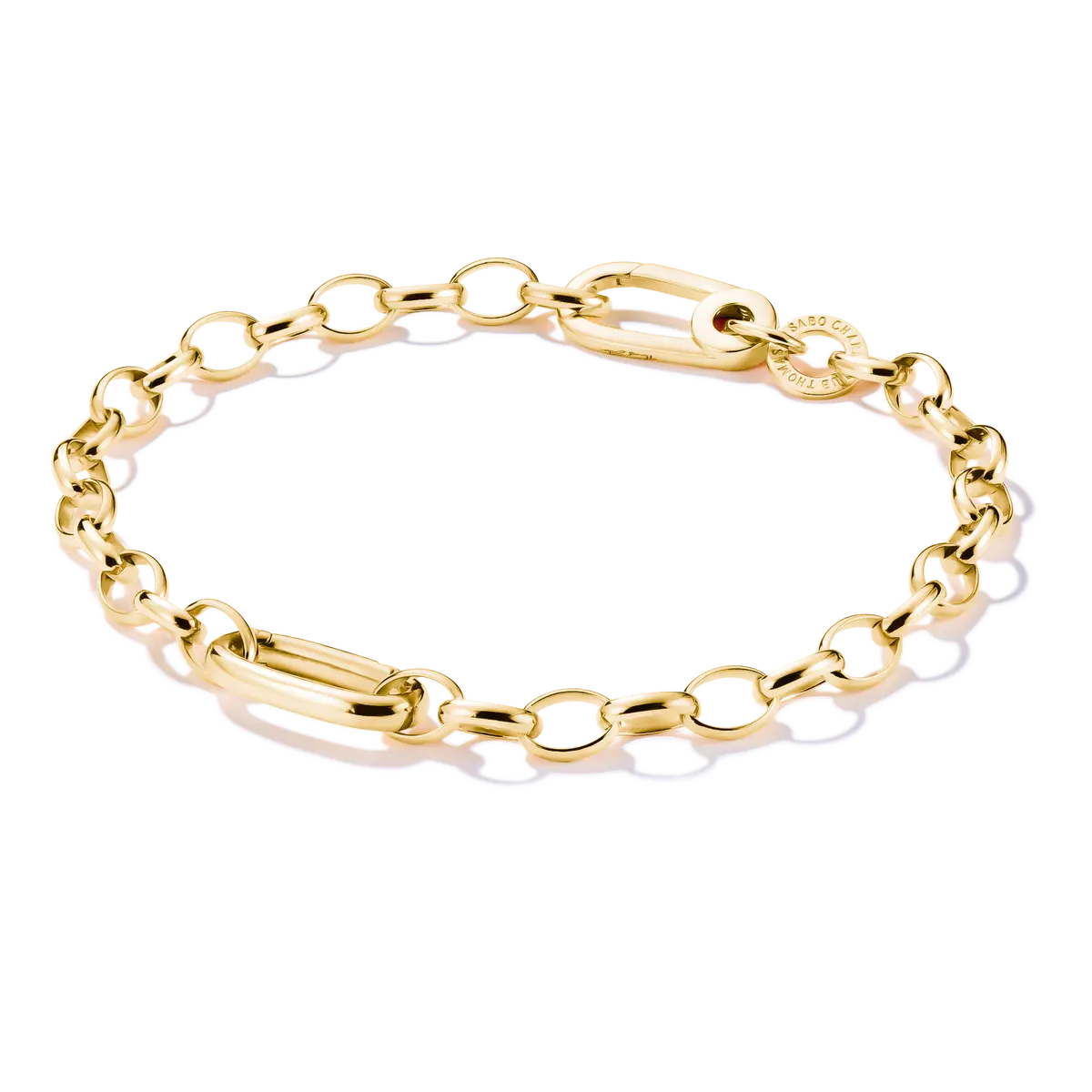 Bracelet jonc à maillons plaqué or avec maillons ovales et breloques anneaux