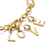 Pendentif breloque doré à l'or fin avec chaîne, lettre O et autres détails de lettres