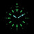 Herrenuhr Zifferblatt mit leuchtenden grünen Markierungen und Zeigern