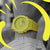 Montre Casio G-Shock pour homme avec bracelet jaune et boîtier octogonal au poignet