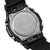 Rückseite der G-Shock Herrenuhr mit eingelassenem Schriftzug und verschraubtem Gehäuse