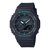 Casio G-Shock Armbanduhr im Frontansicht-Detail: schwarzes Zifferblatt, grüne Markierungen, Resinband.