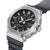 Casio G-Shock Herrenuhr in Seitenansicht mit silbernem Gehäuse und schwarzem Kautschukarmband.