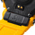 Casio G-SHOCK Herrenuhr Nahansicht Sensorbereich: orange Kontakte auf schwarzer Rückplatte.
