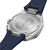 Uhr-Gehäuserückseite mit Gravur und blauem Silikonarmband