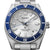 Seiko Prospex Uhrendetail: blaues Lünettenband, weißes Zifferblatt, Edelstahlgehäuse