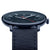 Herrenuhr mit blauem Lederarmband, dunkler Lünette und blauem Zifferblatt im Profil