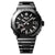 Herrenarmbanduhr frontal mit schwarzem Zifferblatt, markanter Datumsanzeige und Metallband