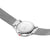 Damenuhr Rückansicht mit silbernem Gehäuseboden und silbernem Mesh-Armband