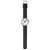Herrenuhr seitlich mit schwarzem Lederarmband, Aufzugskrone und rundem Gehäuse