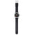 Montre homme de profil avec bracelet noir et cadran noir, boîtier argenté