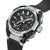 Casio G-Shock Herrenuhr schräg: schwarzes Kautschukband, silbernes Gehäuse, Chrono-Subdials.