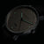 Montre pour homme dans l'obscurité : index et aiguilles luminescents verts, cadran sombre.