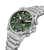 Sportliche Herrenarmbanduhr mit silbernem Gehäuse und grünem Zifferblatt mit Chrono-Details