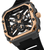 Herrenarmbanduhr Nahaufnahme: schwarzes Zifferblatt mit Mechanik, roségoldene Lünette