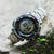 Casio Pro Trek Herrenuhr mit silbernem Metallarmband, schwarzer Lünette und Display