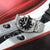 Lorus-Sport-Herrenuhr mit Edelstahlband, schwarzem Zifferblatt und rotem Zeigerakzent