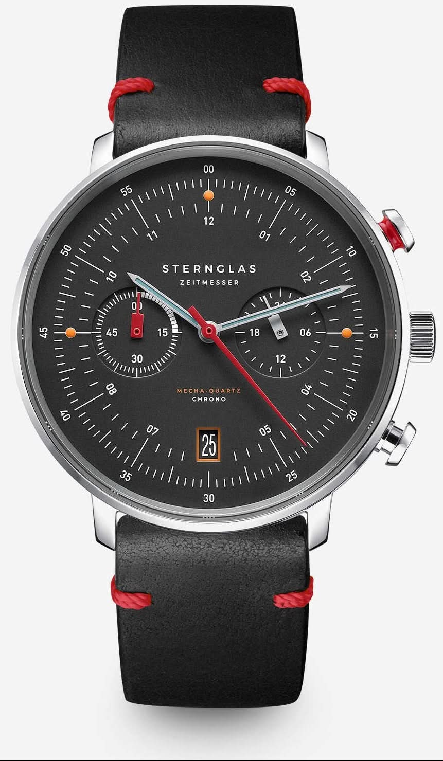 Montre homme avec cadran noir, bracelet en cuir noir et accents rouges sur le boîtier