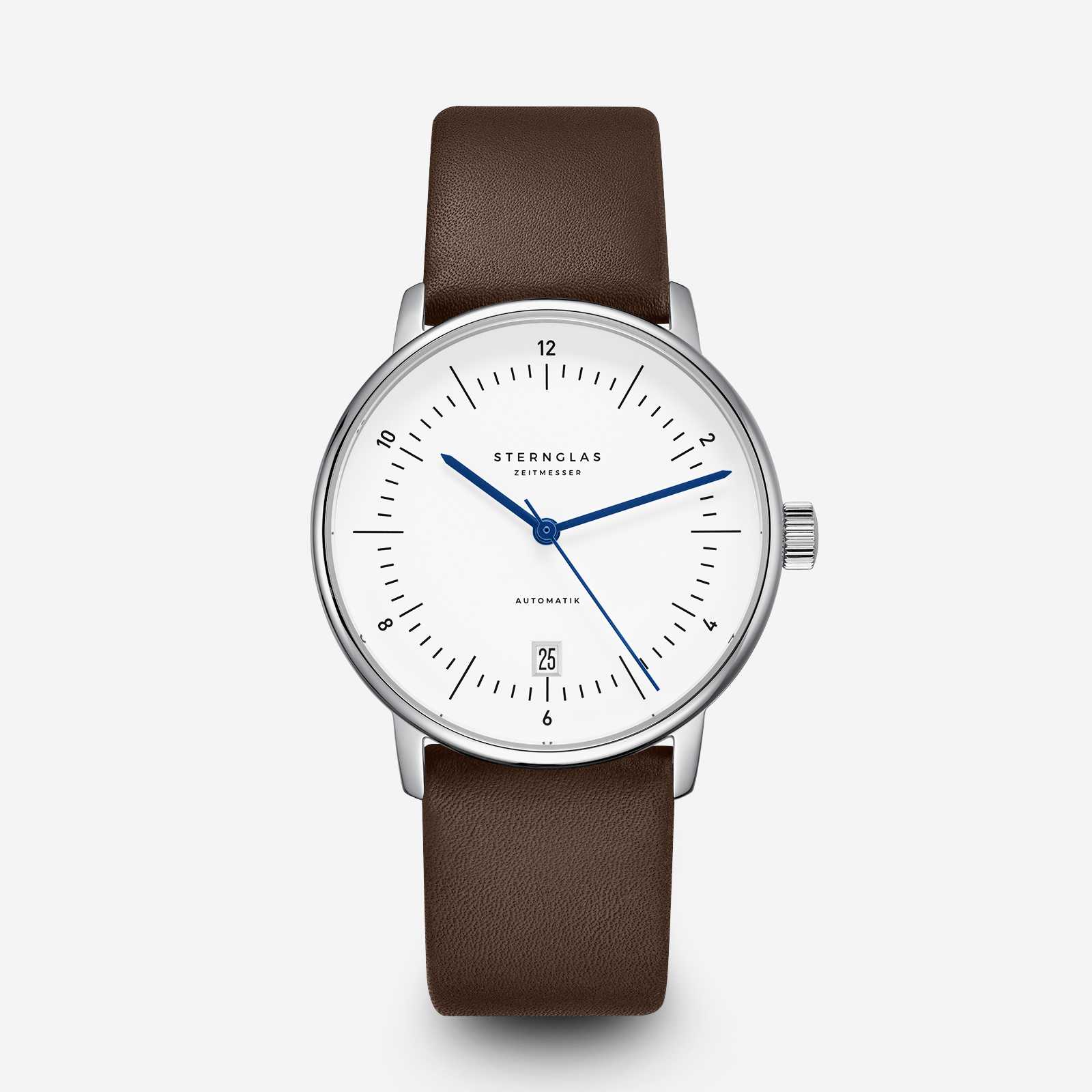 Montre homme avec bracelet en cuir marron, cadran blanc et aiguilles bleues, lunette ronde en acier inoxydable