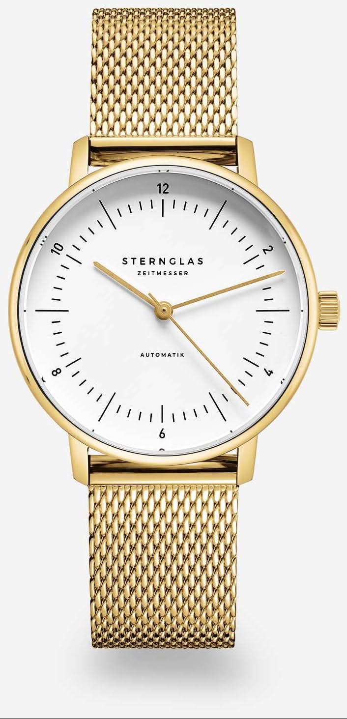 Montre dorée pour femme avec cadran blanc et bracelet en maille métallique, lunette ronde